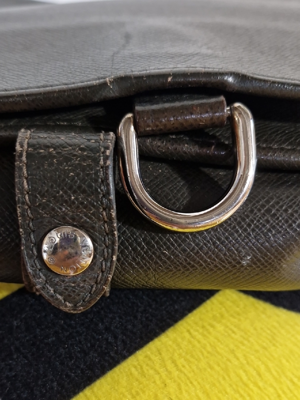 Louis Vuitton Dark Brown Taiga Leather Messenger Bag - Picture 4 of 12